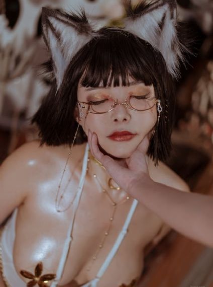 女将军被扒开腿供人玩弄的小说_剧情片电影免费在线