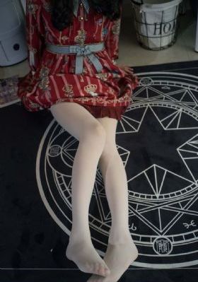 在电影院被陌生人摸了下面_720超清在线观看